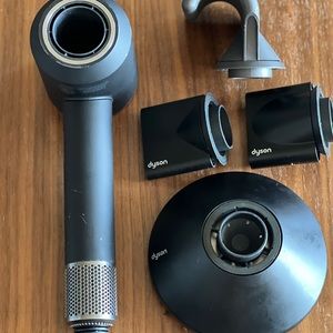 Dyson Supersonic Hairdryer with attachments